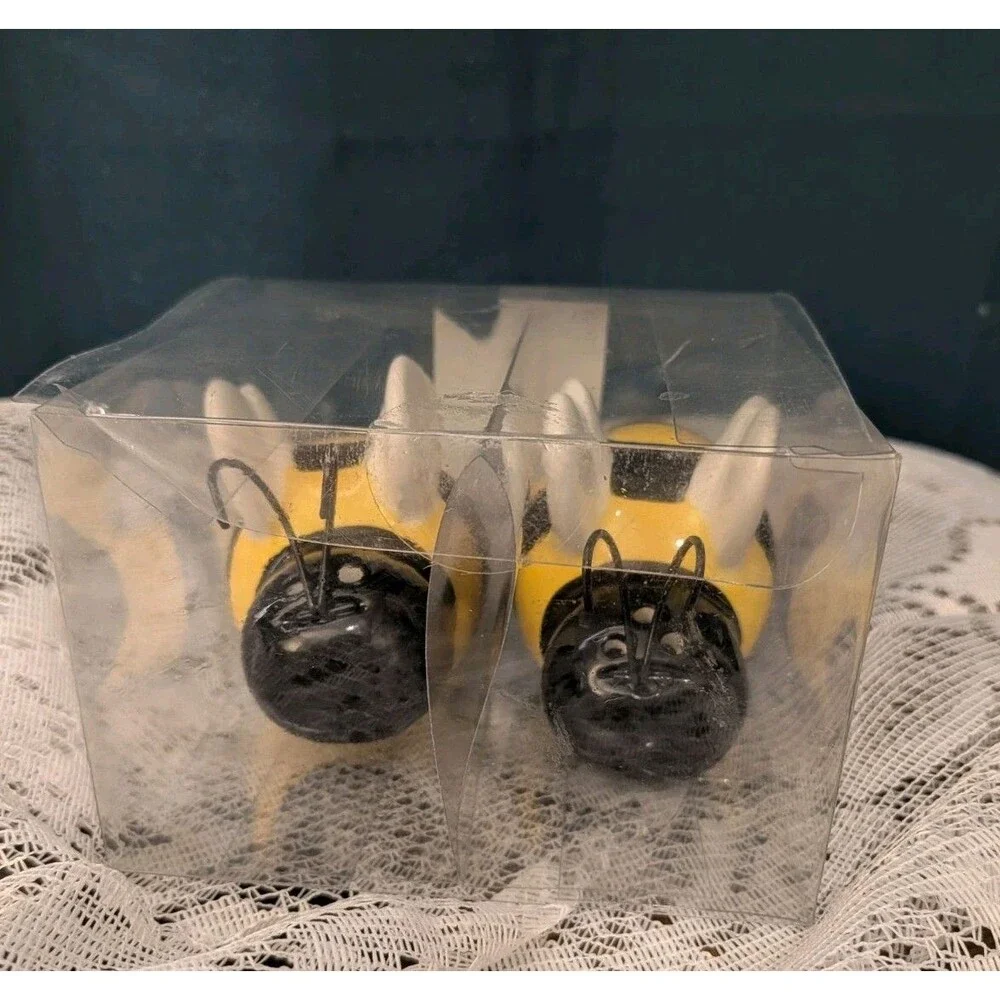 Honey Bumble Bee Salt & Pepper Shaker Market Square Ceramic NIB